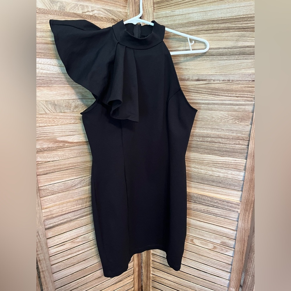 Elegant Black Sleeveless Dress